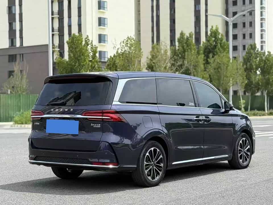 Roewe iMAX8