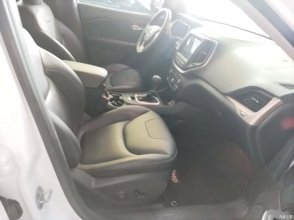 Jeep Cherokee, 2018 25