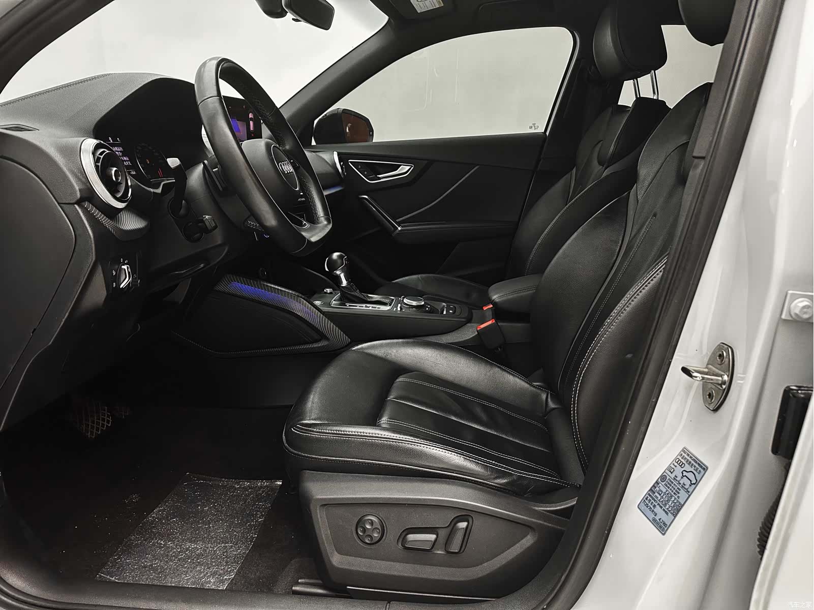 Audi Q2L, 2022 21