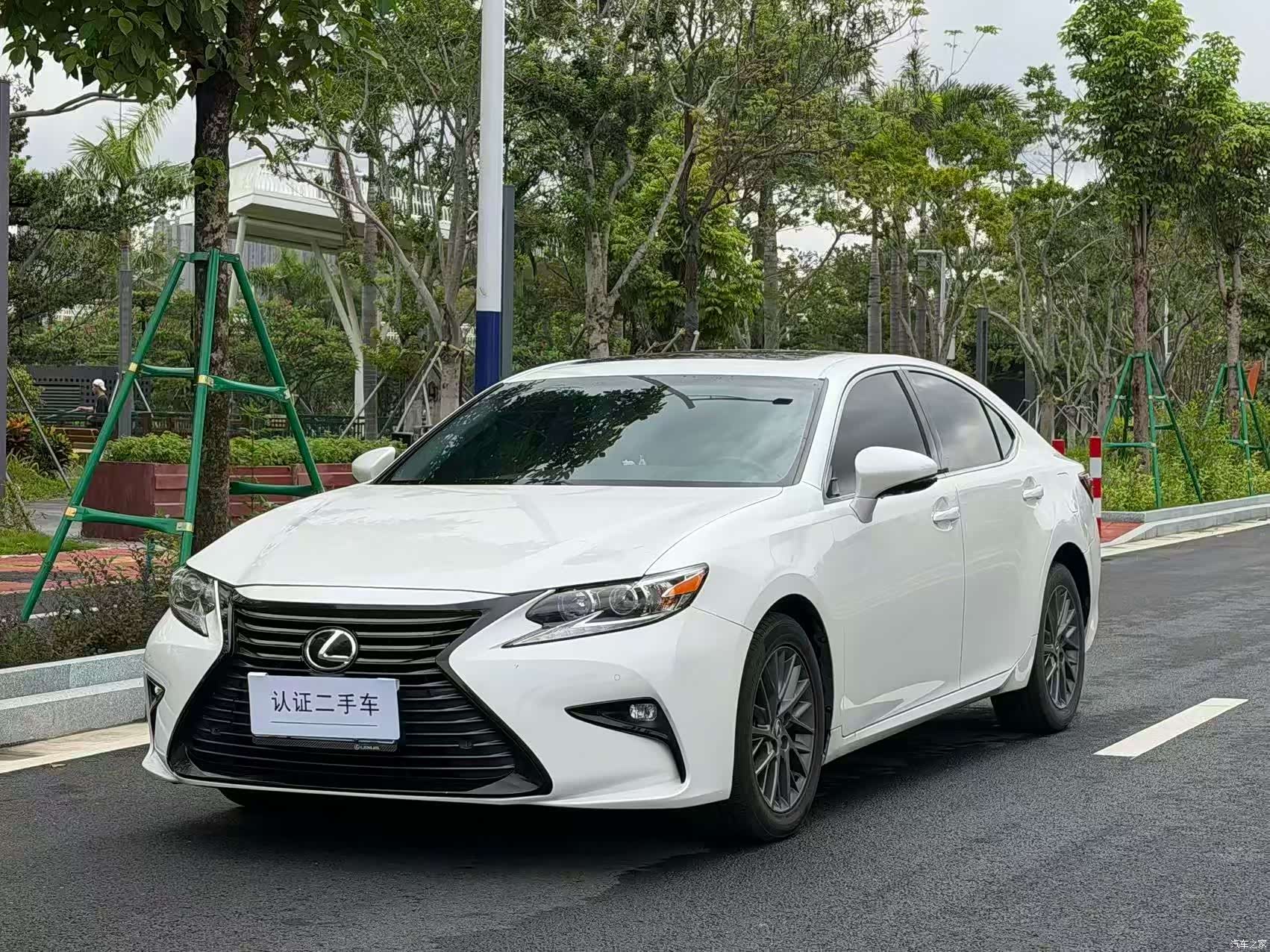 Lexus ES, 2018 1