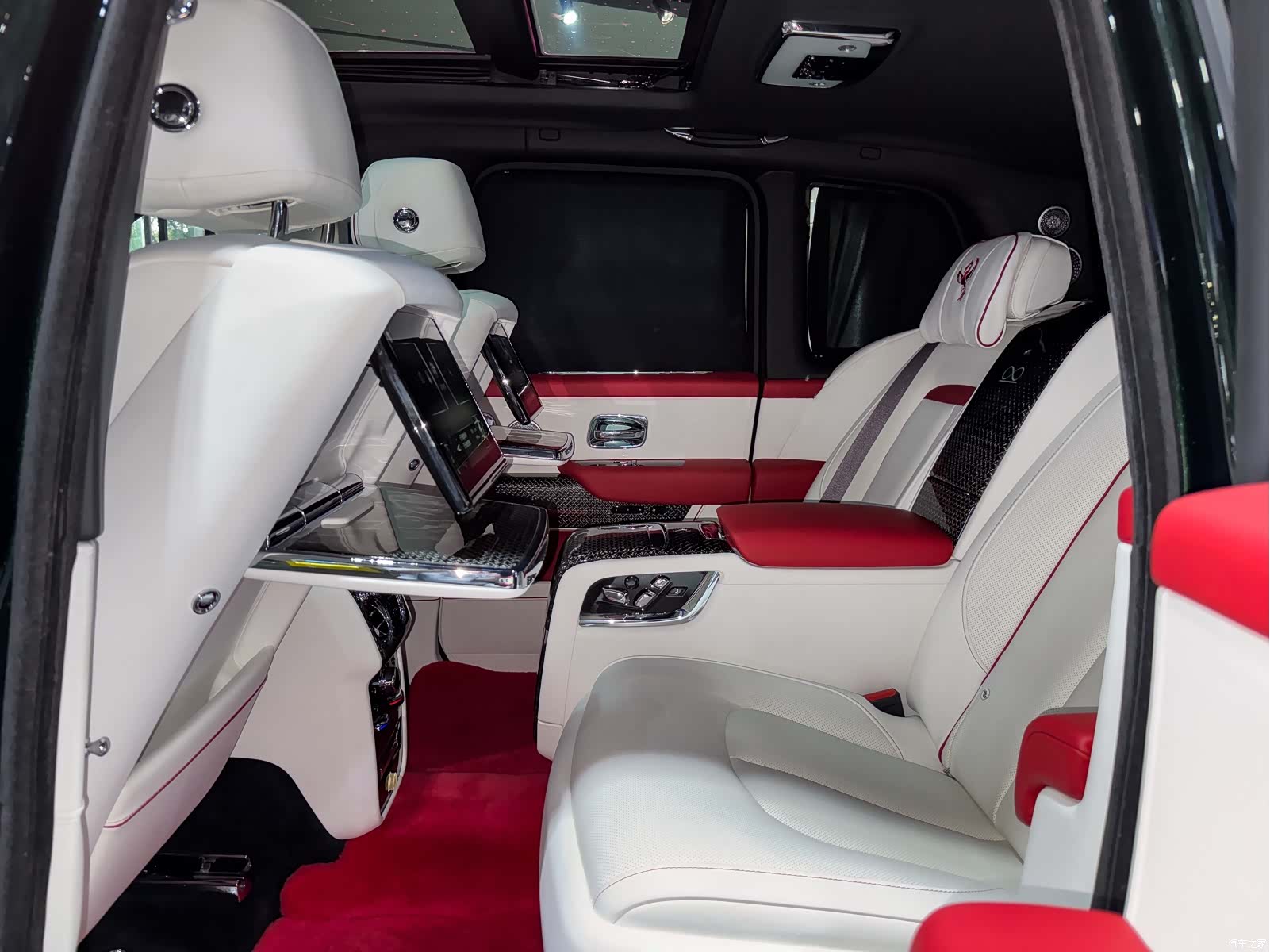 Rolls-Royce Cullinan, 2022 18