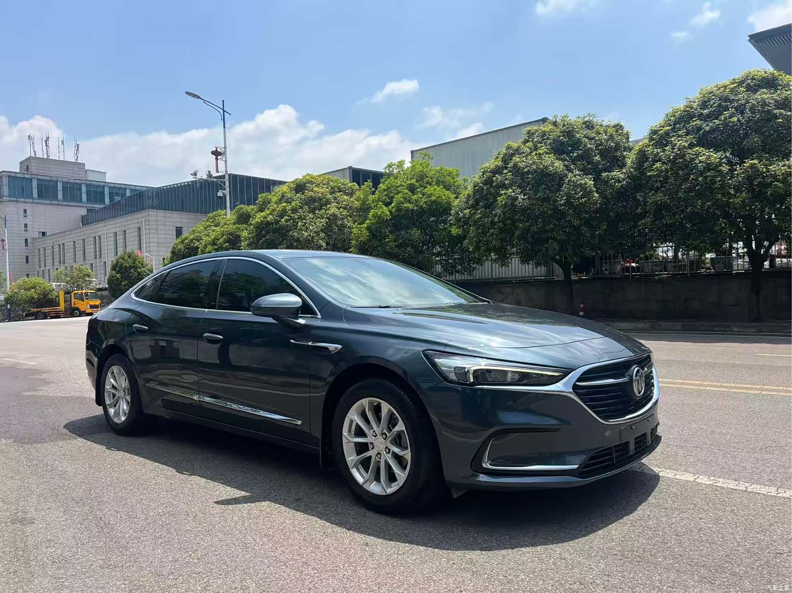 Buick LaCrosse, 2021 1