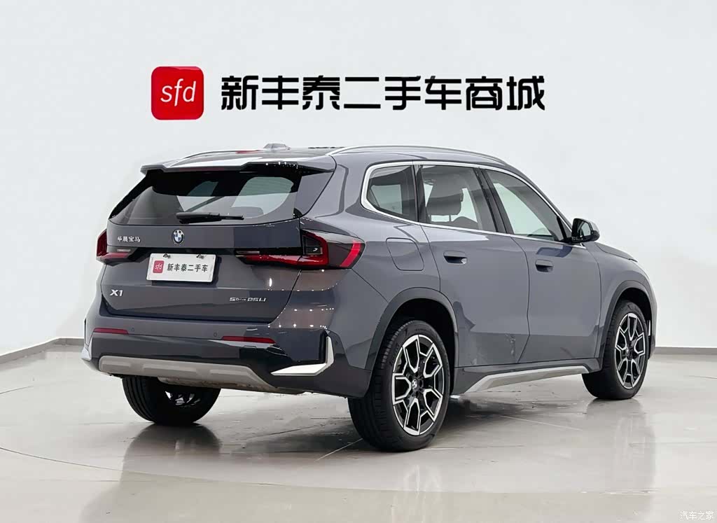 BMW X1, 2023 все фото