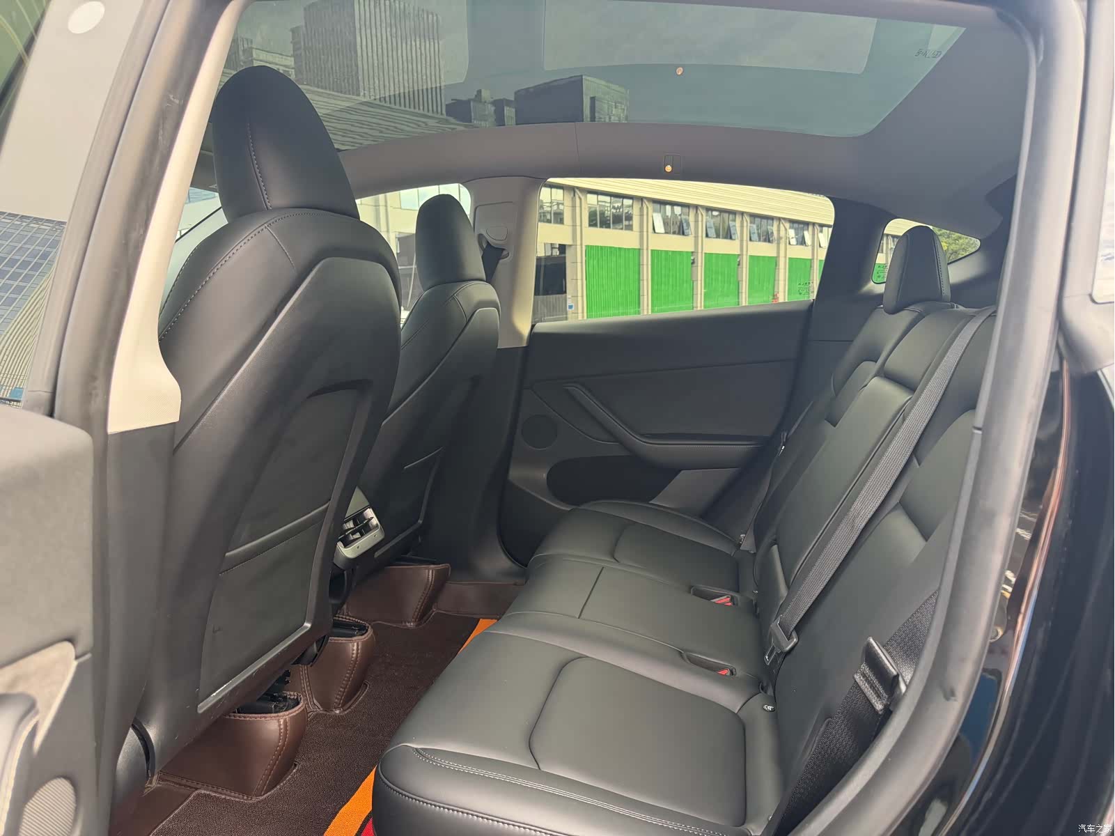 Tesla Model Y, 2024 все фото
