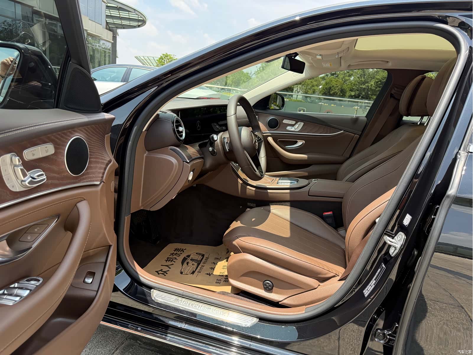 Mercedes-Benz E-Class, 2022 4