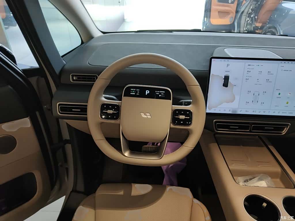 Li Auto MEGA, 2025 11
