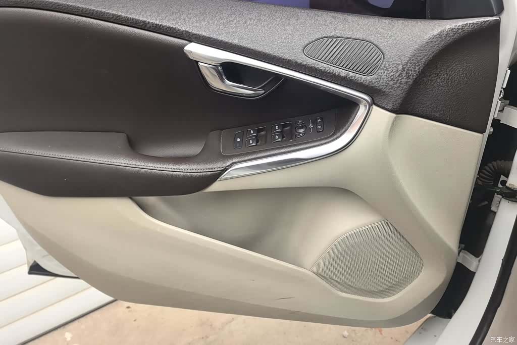 Volvo V40, 2013 7