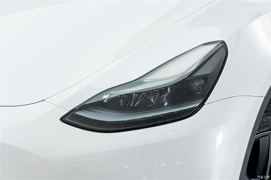 Tesla Model Y, 2024 4