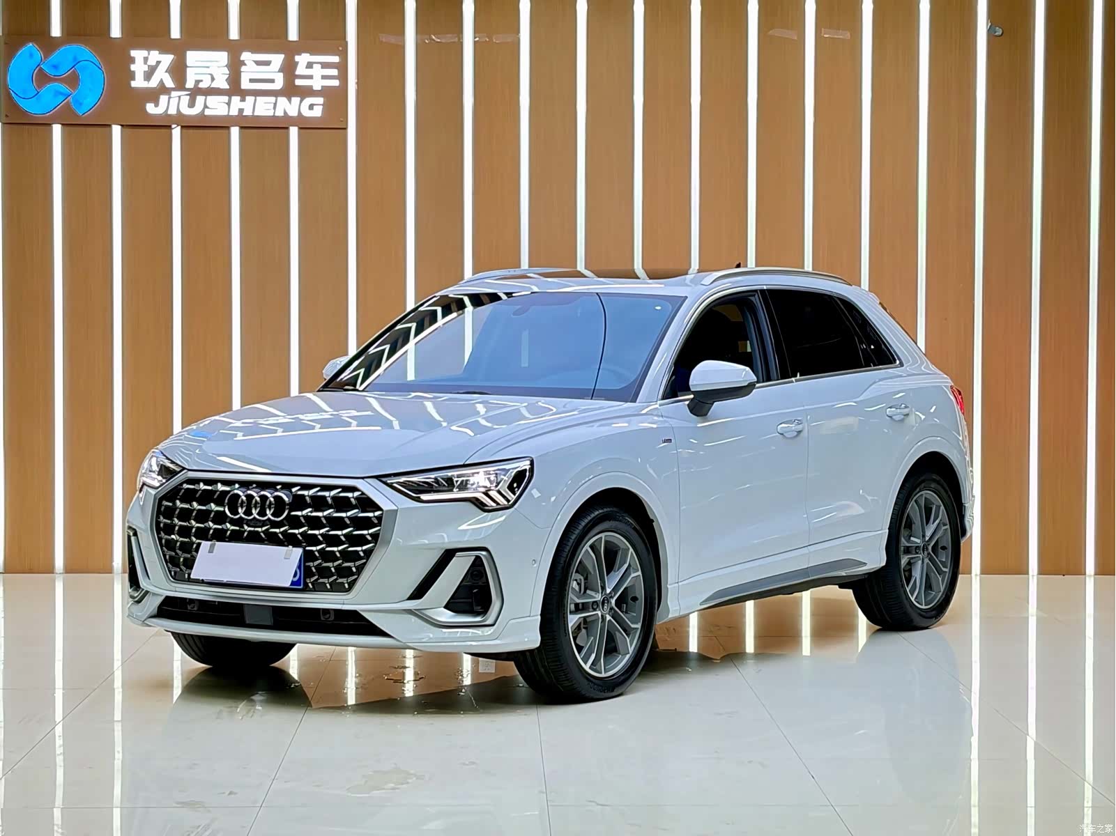 Audi Q3, 2024 1