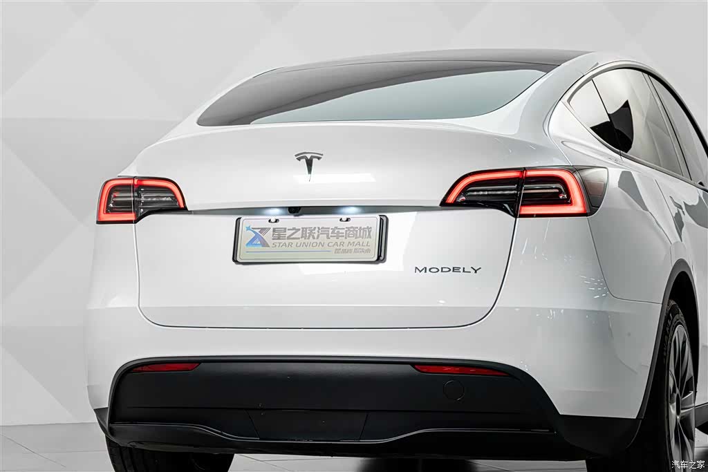 Tesla Model Y, 2024 7