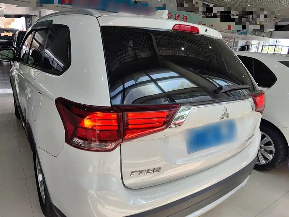 Mitsubishi Outlander Mitsubishi Outlander