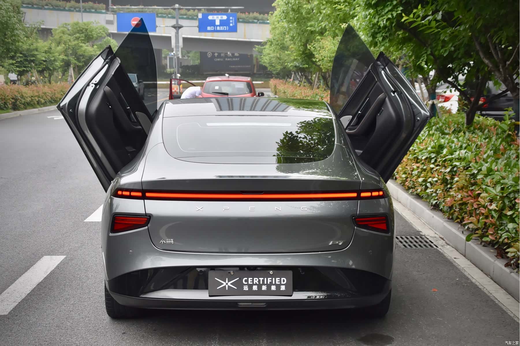 Xpeng P7, 2022 все фото