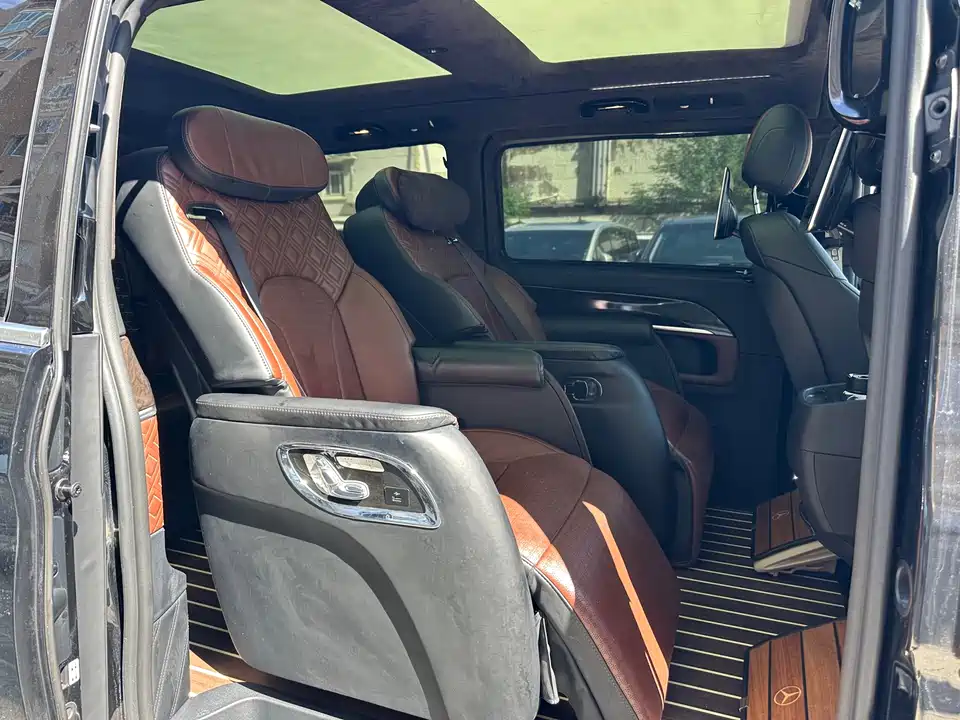 Mercedes-Benz V-class