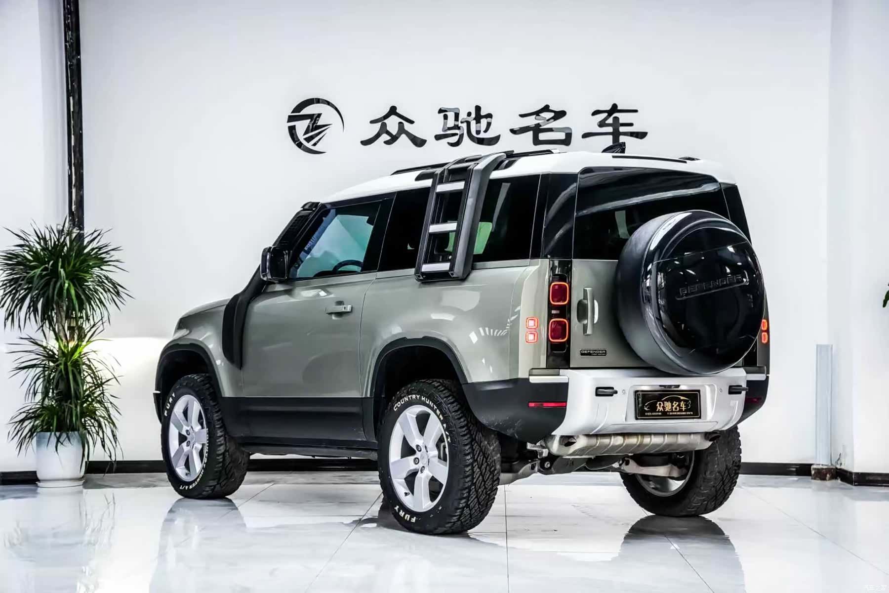 Land Rover Defender, 2021 10