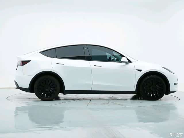 Tesla Model Y, 2023 6