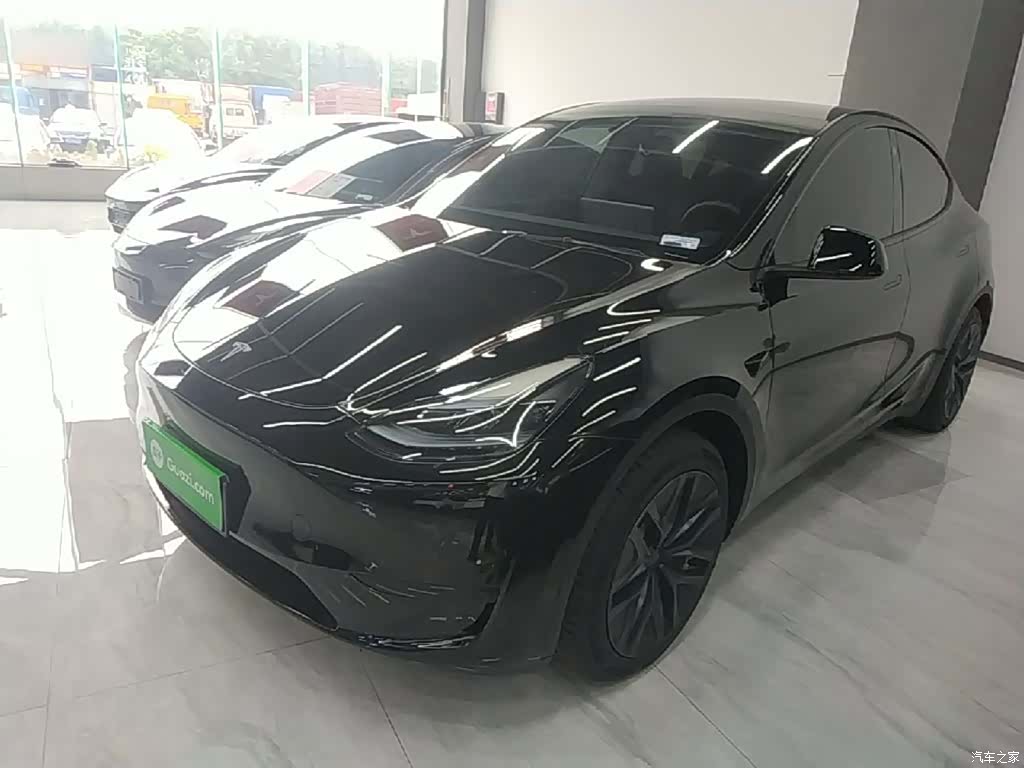 Tesla Model Y, 2023 1