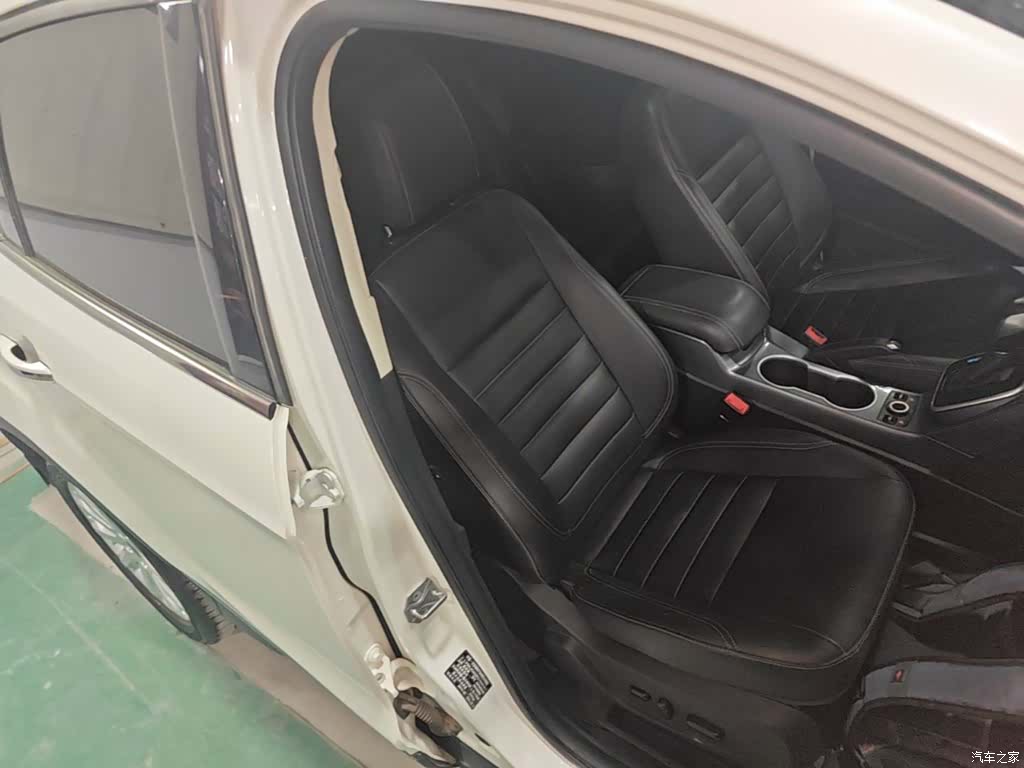 Ford Kuga, 2015 25