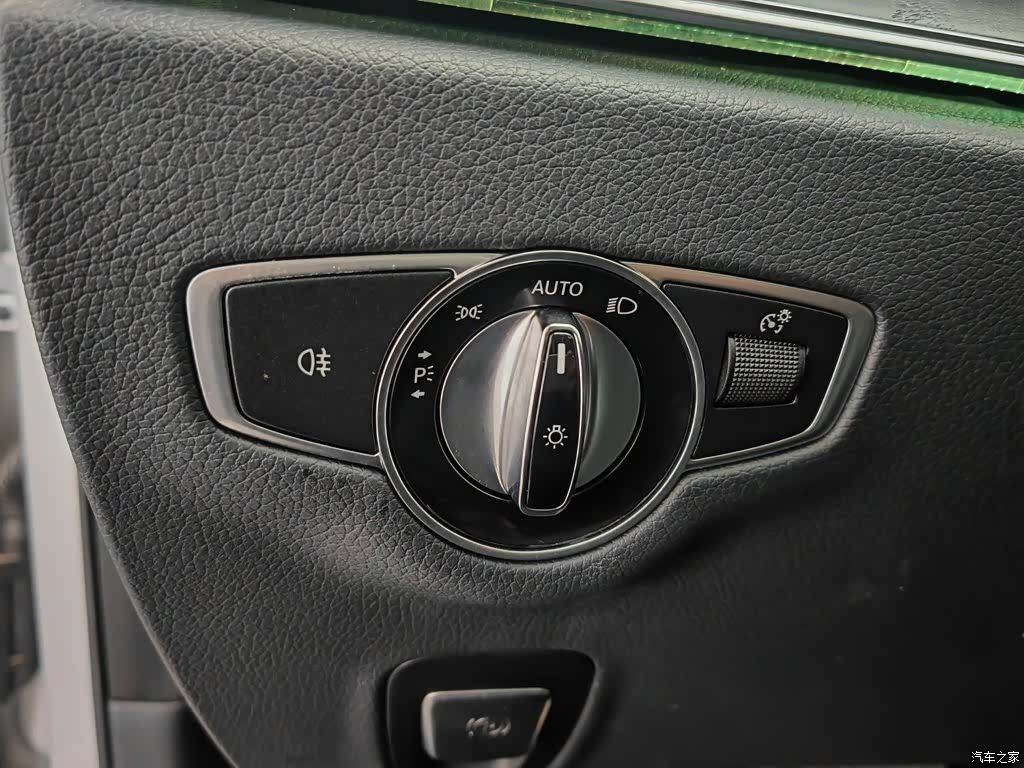 Mercedes-Benz E-Class, 2019 21