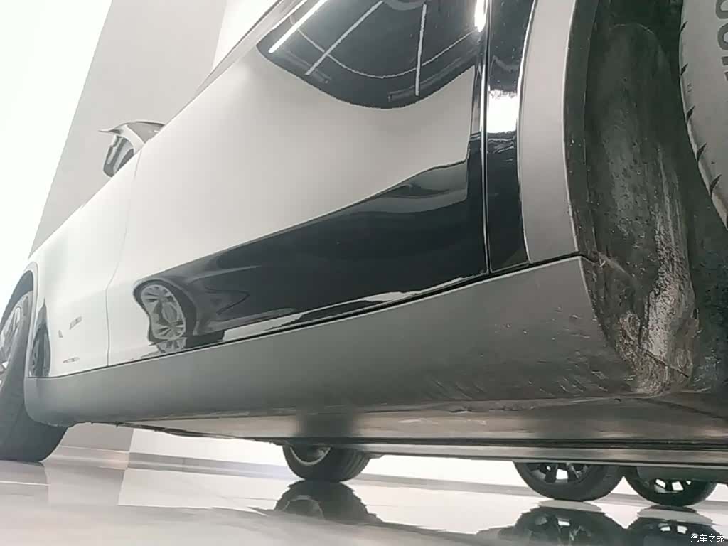 Tesla Model Y, 2023 21