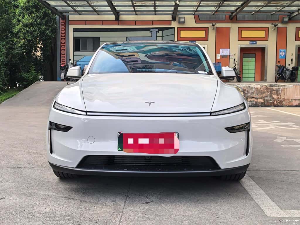 Tesla Model Y, 2025 2
