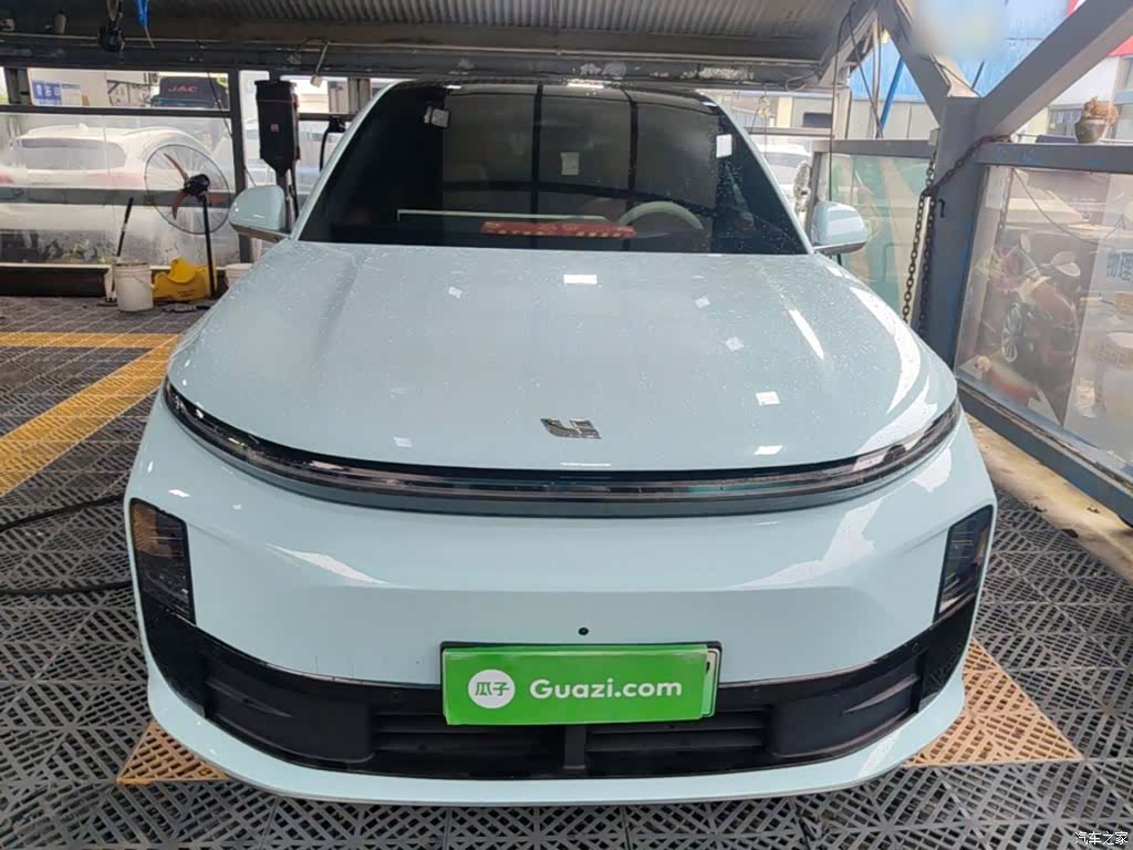 Li Auto L6, 2025 3