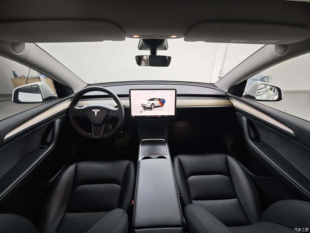 Tesla Model Y, 2023 14