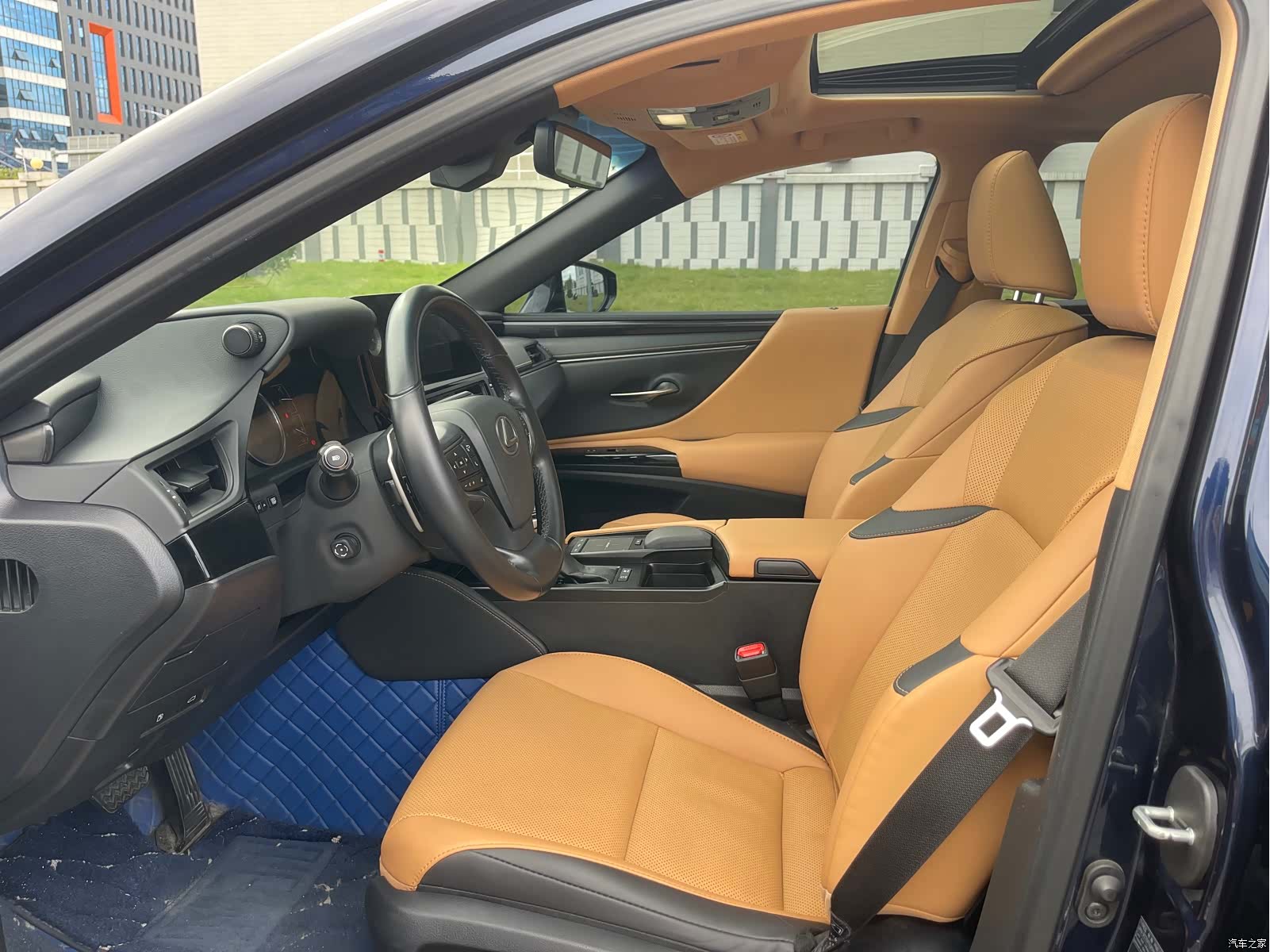 Lexus ES, 2022 4