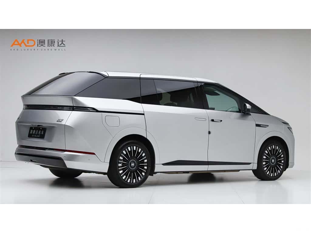 Xpeng X9, 2025 3