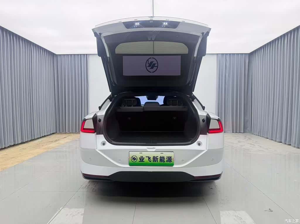 Xpeng P7, 2026 20