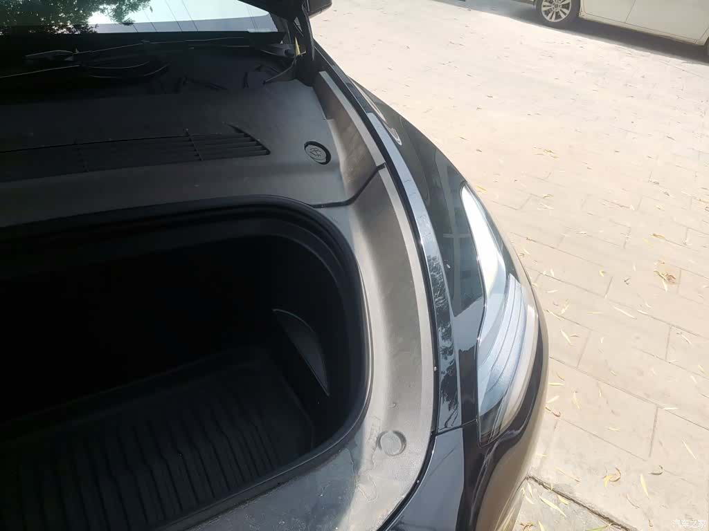 Tesla Model Y, 2023 22