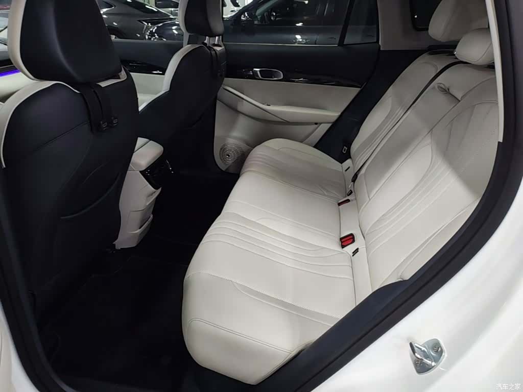 Geely Galaxy E5, 2025 17