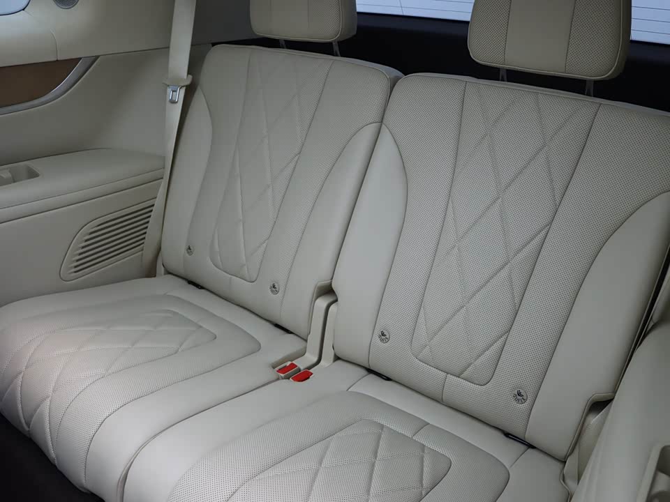 AITO Ask the world M9