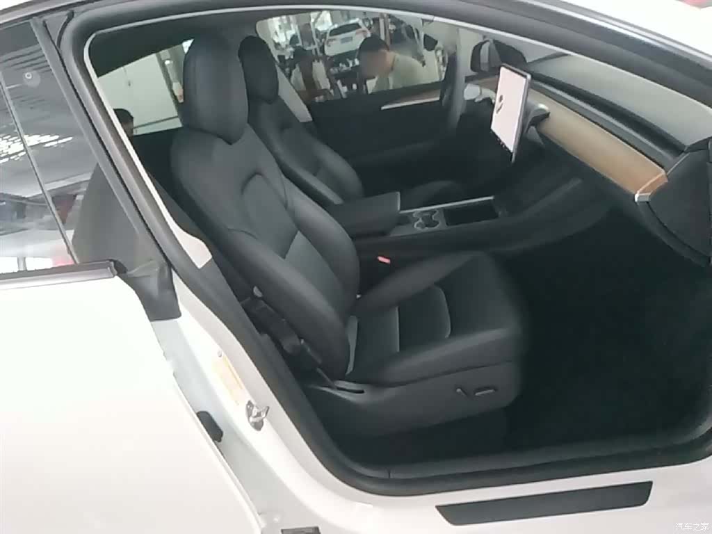Tesla Model Y, 2021 25