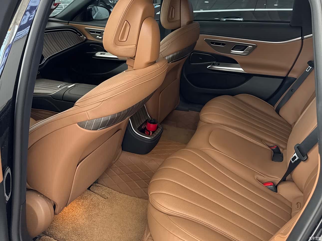 Mercedes-Benz E-Class, 2024 7