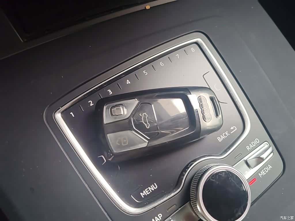 Audi Q5L, 2018 9