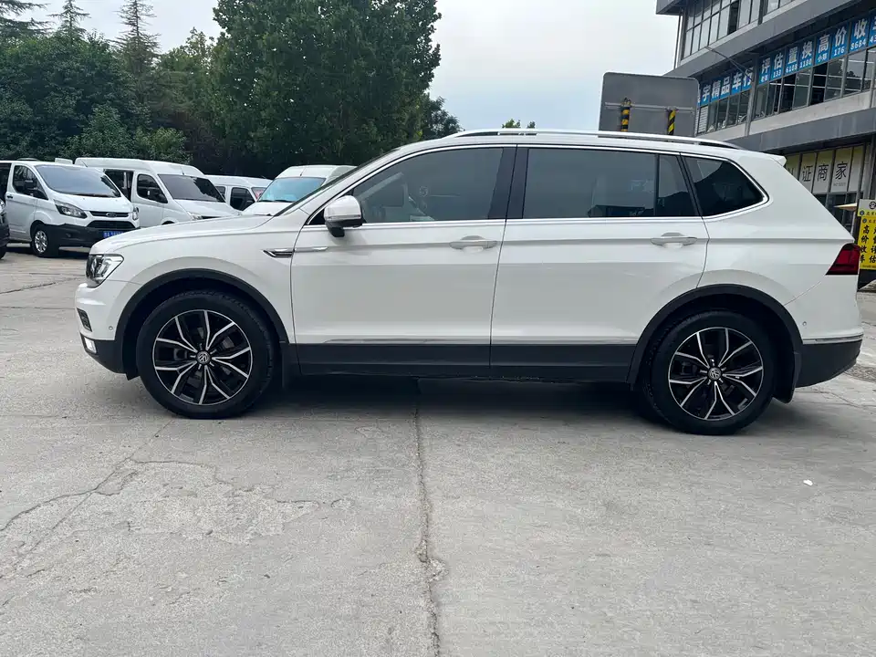 Volkswagen Tiguan L