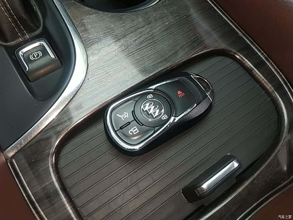 Buick Envision Plus, 2016 9