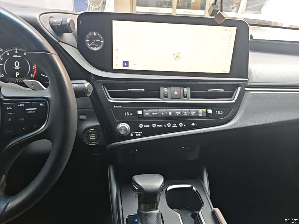 Lexus ES, 2023 13