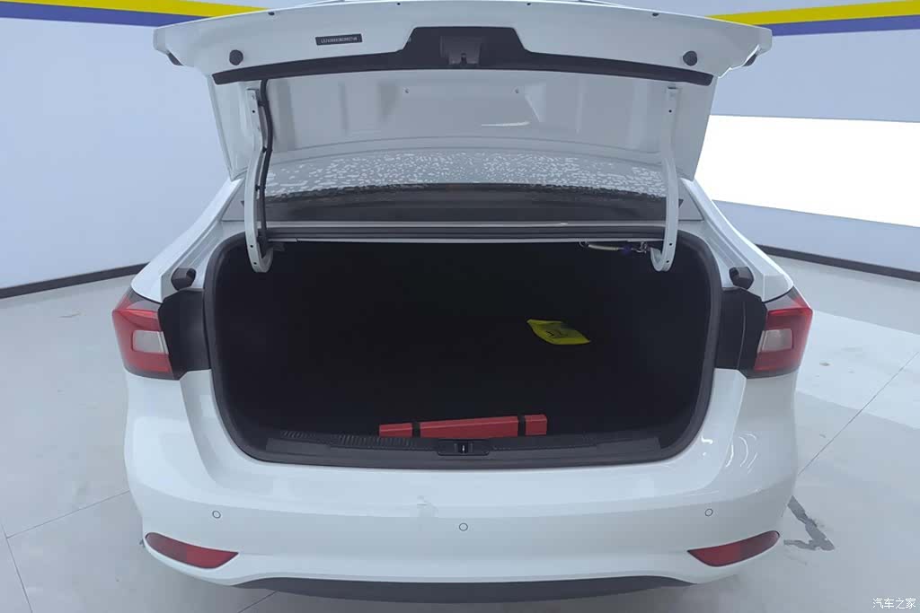 Roewe i5, 2021 4