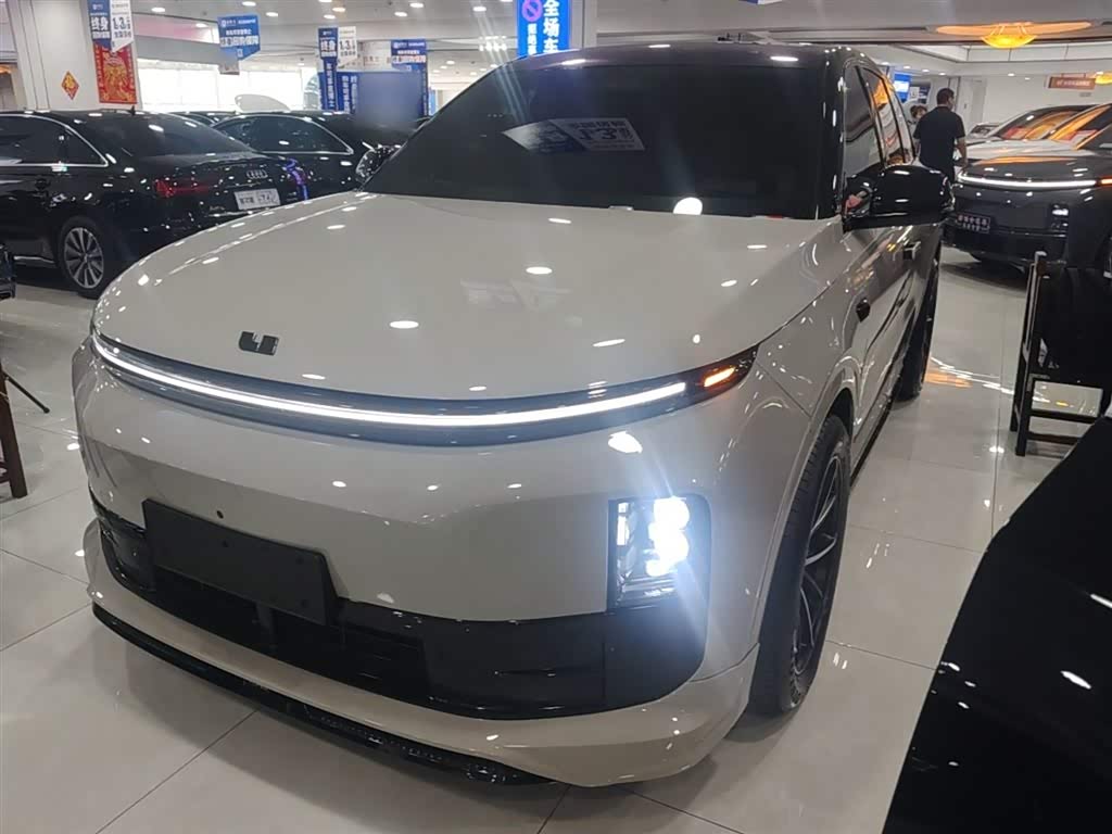 Li Auto L6