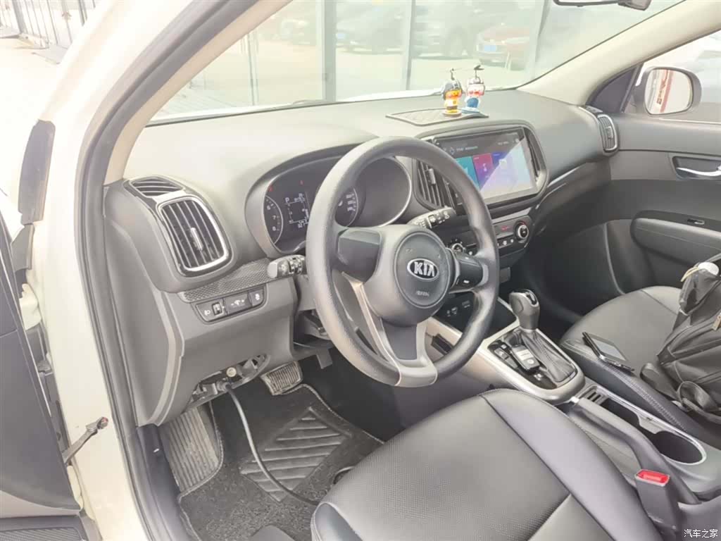 Kia KX3, 2016 10