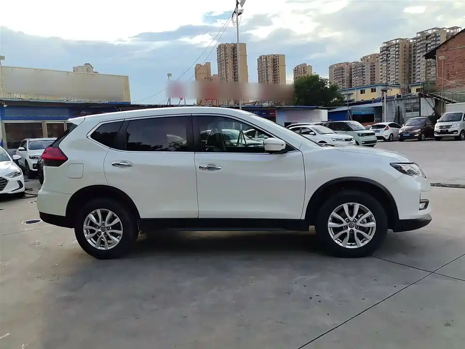 Nissan Qijun