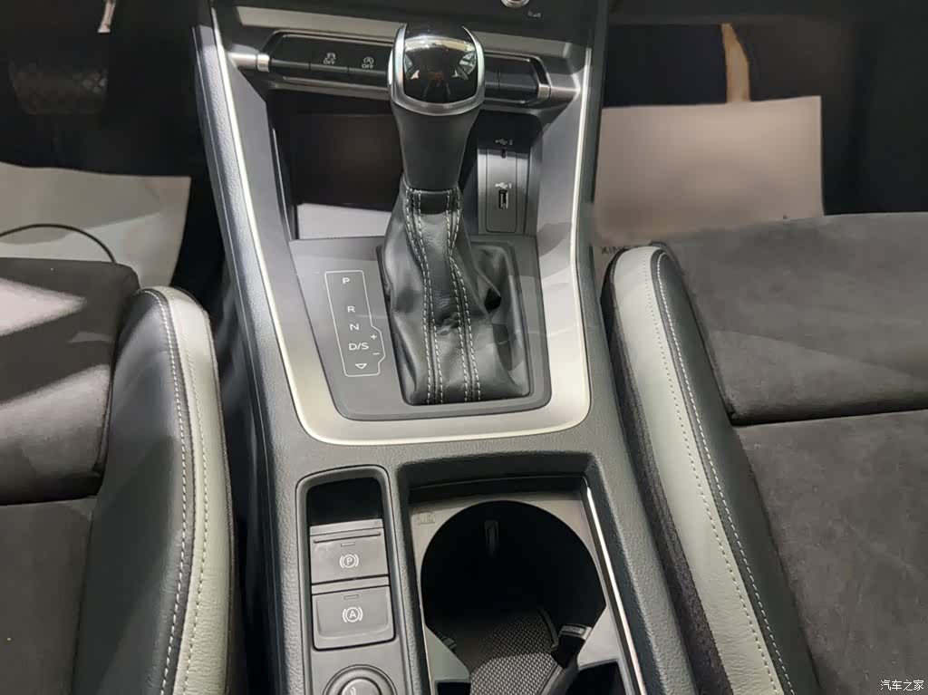 Audi Q3, 2020 11
