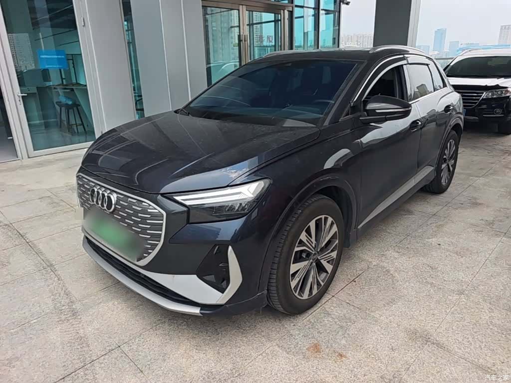 Audi Q4 e-tron, 2023 1