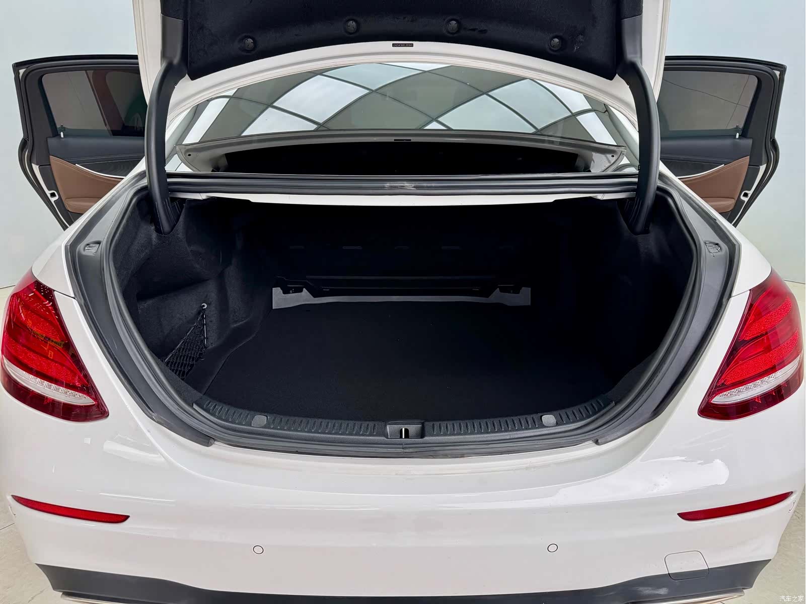 Mercedes-Benz E-Class, 2018 21