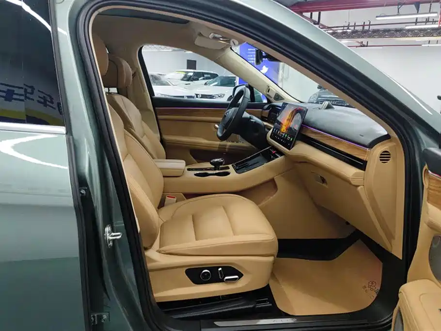 AITO Ask the world M5