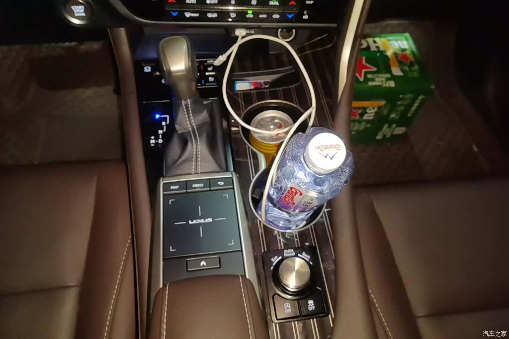 Lexus RX, 2022 16