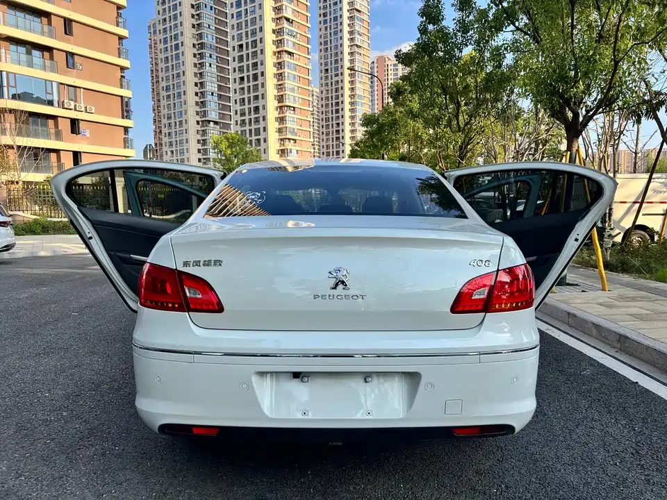 Peugeot 408