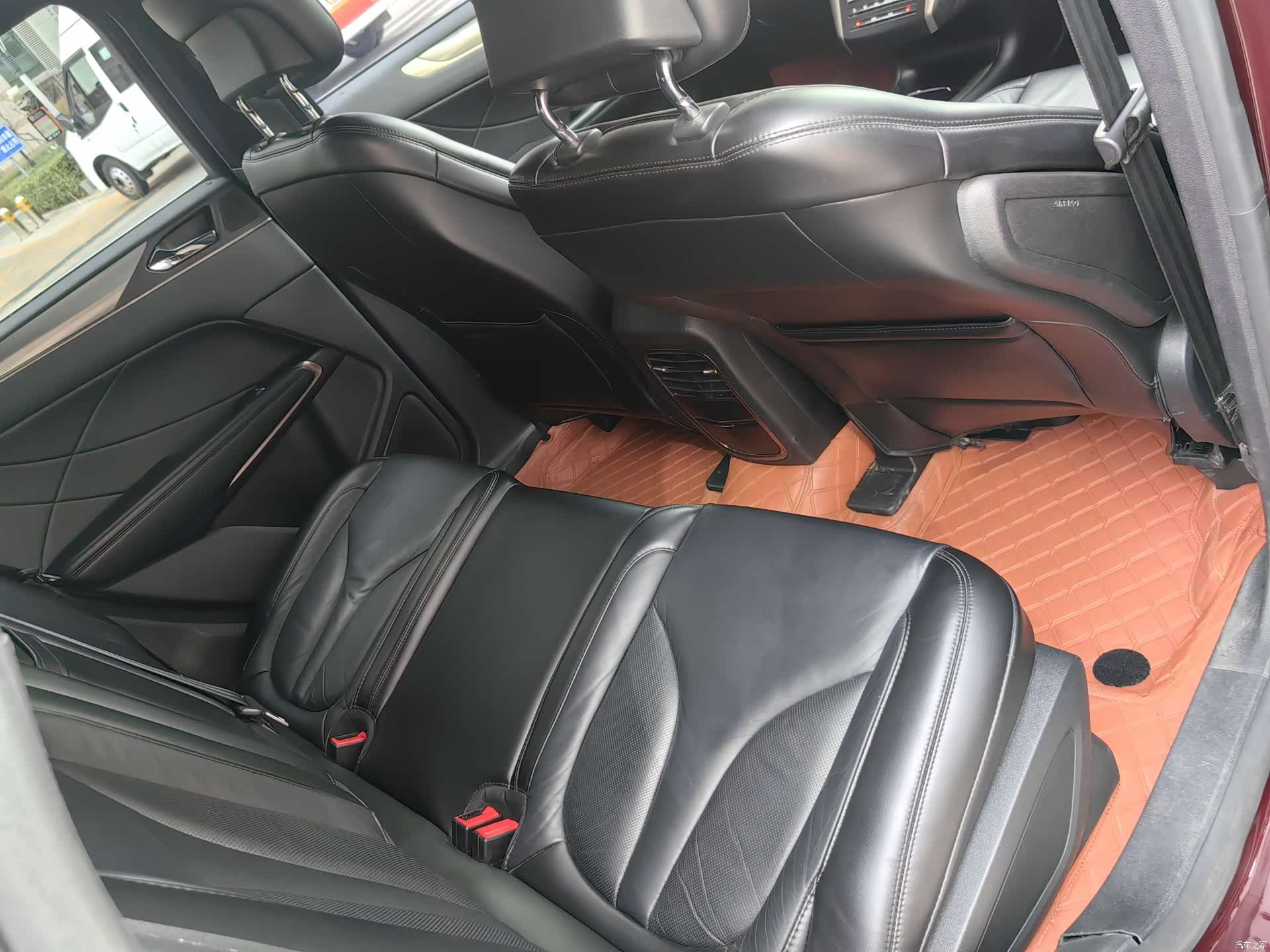 Lincoln MKC, 2018 13