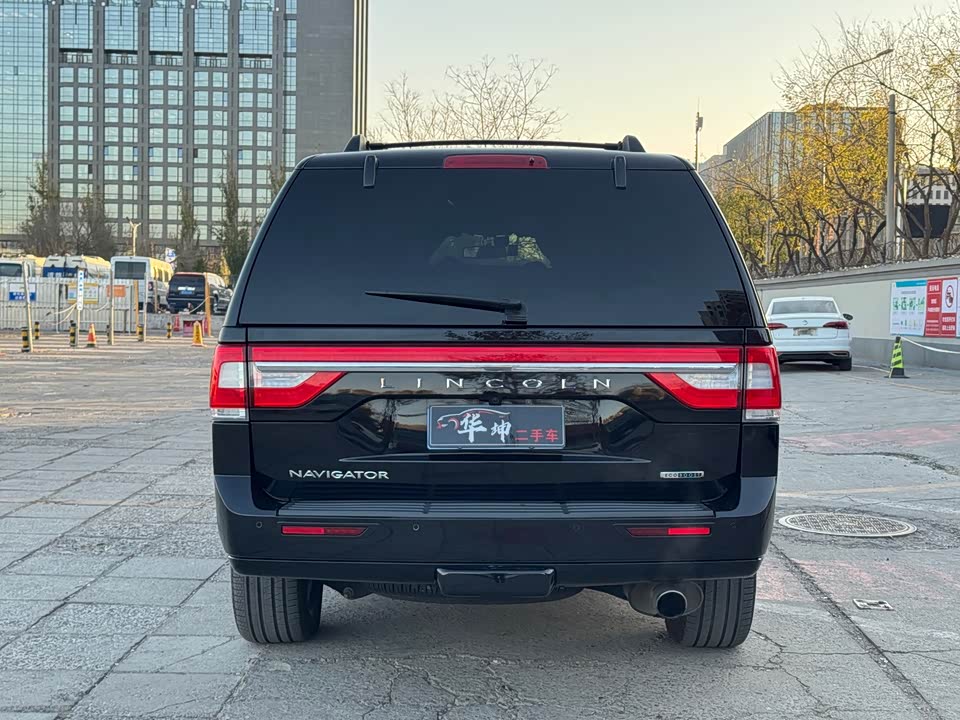 Lincoln Navigator